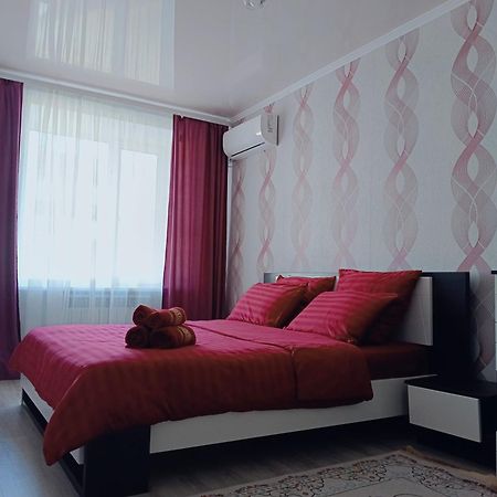 Отличная Двухкомнатная Квартира-Студия 70Кв Uralsk Eksteriør billede