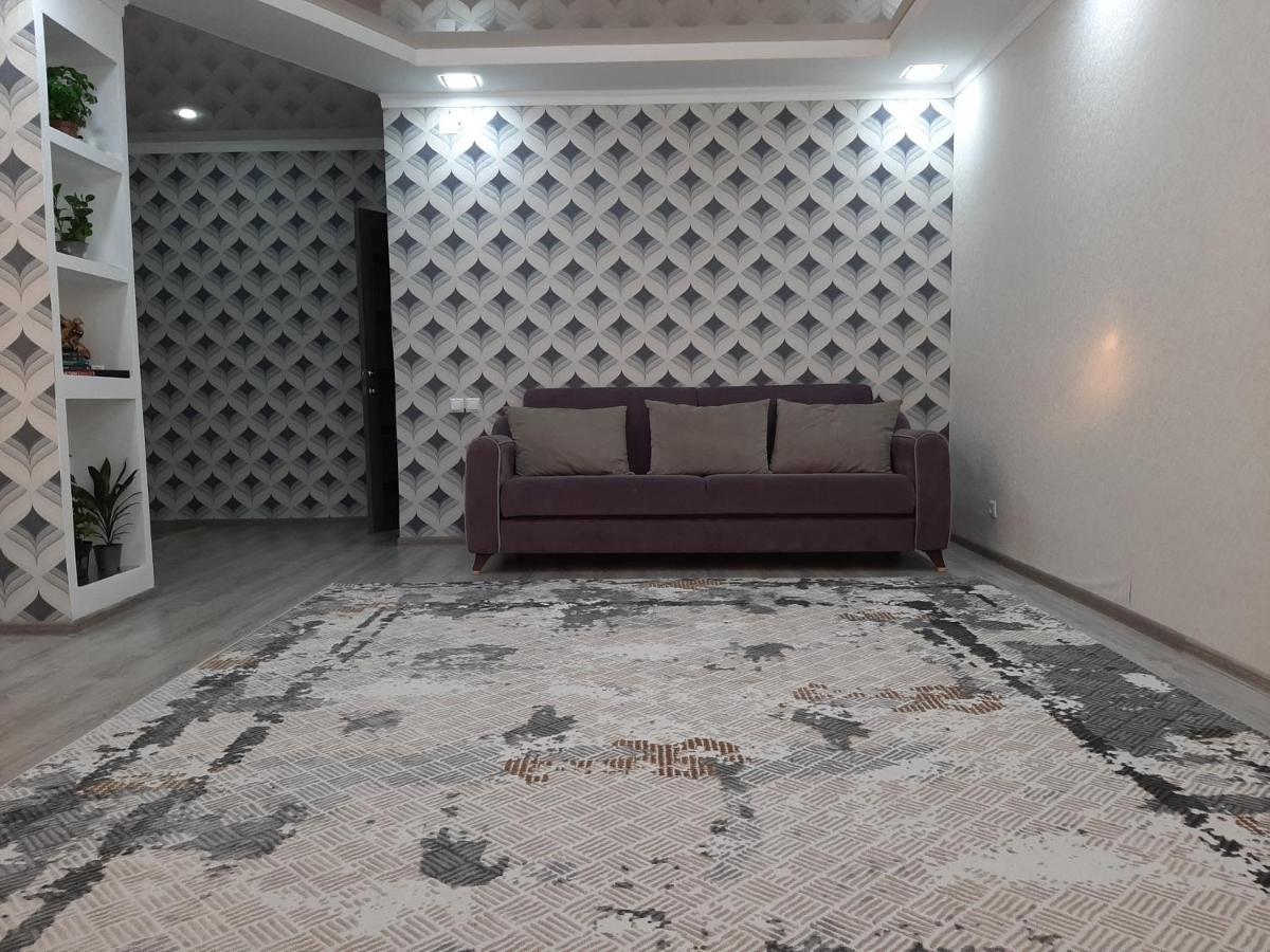 Отличная Двухкомнатная Квартира-Студия 70Кв Uralsk Eksteriør billede